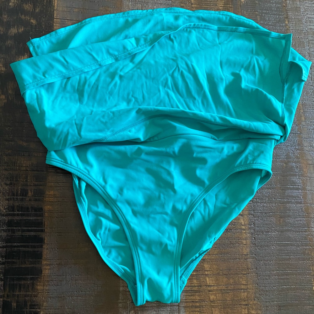 Swim skirt Sonoma Size 10 AQUA color - Picture 2 of 3